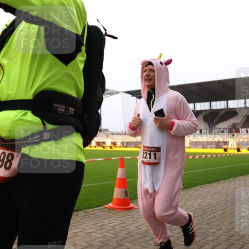 08.12.2024 - St. Pauli X-Mass-Run No. 14 Yannick Fuchs http://msf.ph/oto/7479743 08.12.2024 10:02:45 Ziel 187, 345, 349, 604, 609, 1018, 1275, 2211, 2334, 2371, 2426, 2898, 3104, 3105 meine-sportfotos.de