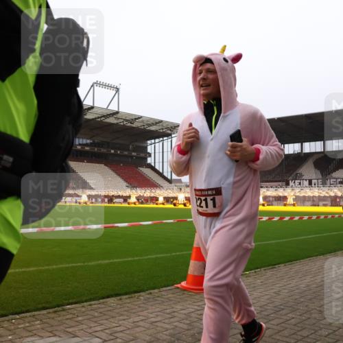 08.12.2024 - St. Pauli X-Mass-Run No. 14 Yannick Fuchs http://msf.ph/oto/7479750 08.12.2024 10:02:45 Ziel 187, 345, 349, 604, 609, 1018, 1275, 2211, 2334, 2371, 2426, 2898, 3104, 3105 meine-sportfotos.de