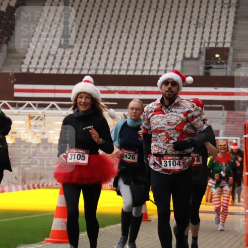 08.12.2024 - St. Pauli X-Mass-Run No. 14 Yannick Fuchs http://msf.ph/oto/7479789 08.12.2024 10:02:49 Ziel 187, 345, 349, 604, 609, 613, 1018, 1275, 2211, 2334, 2371, 2426, 2898, 3104, 3105 meine-sportfotos.de