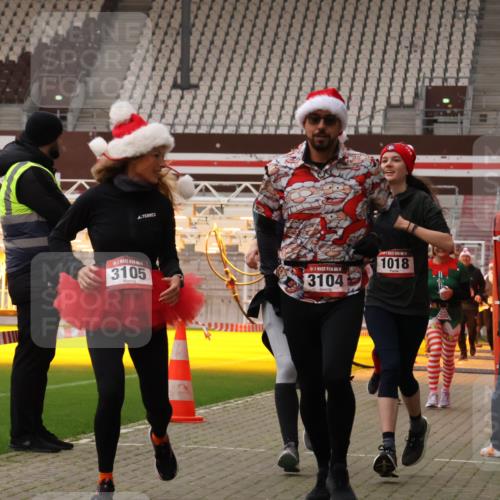 08.12.2024 - St. Pauli X-Mass-Run No. 14 Yannick Fuchs http://msf.ph/oto/7479801 08.12.2024 10:02:50 Ziel 187, 345, 349, 604, 609, 613, 630, 1018, 1275, 2211, 2334, 2371, 2426, 2898, 3104, 3105 meine-sportfotos.de