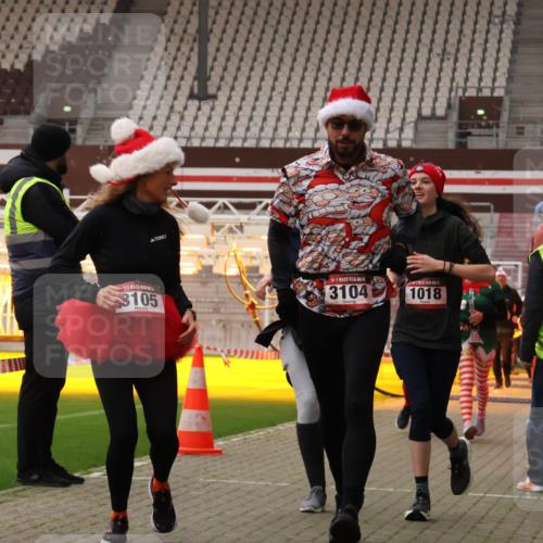 08.12.2024 - St. Pauli X-Mass-Run No. 14 Yannick Fuchs http://msf.ph/oto/7479803 08.12.2024 10:02:50 Ziel 187, 345, 349, 604, 609, 613, 630, 1018, 1275, 2211, 2334, 2371, 2426, 2898, 3104, 3105 meine-sportfotos.de