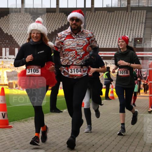 08.12.2024 - St. Pauli X-Mass-Run No. 14 Yannick Fuchs http://msf.ph/oto/7479828 08.12.2024 10:02:51 Ziel 187, 345, 349, 604, 609, 613, 630, 1018, 1275, 2211, 2334, 2371, 2426, 2898, 3104, 3105 meine-sportfotos.de