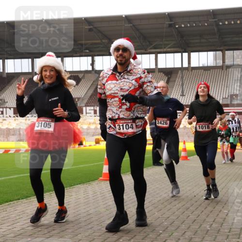 08.12.2024 - St. Pauli X-Mass-Run No. 14 Yannick Fuchs http://msf.ph/oto/7479848 08.12.2024 10:02:52 Ziel 187, 345, 349, 613, 630, 1018, 1275, 2211, 2334, 2371, 2426, 2898, 3104, 3105 meine-sportfotos.de