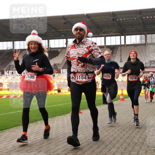 08.12.2024 - St. Pauli X-Mass-Run No. 14 Yannick Fuchs http://msf.ph/oto/7479851 08.12.2024 10:02:52 Ziel 187, 345, 349, 613, 630, 1018, 1275, 2211, 2334, 2371, 2426, 2898, 3104, 3105 meine-sportfotos.de