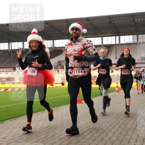 08.12.2024 - St. Pauli X-Mass-Run No. 14 Yannick Fuchs http://msf.ph/oto/7479855 08.12.2024 10:02:52 Ziel 187, 345, 349, 613, 630, 1018, 1275, 2211, 2334, 2371, 2426, 2898, 3104, 3105 meine-sportfotos.de