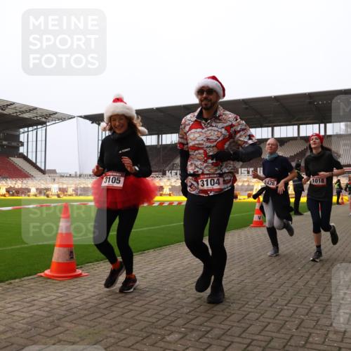 08.12.2024 - St. Pauli X-Mass-Run No. 14 Yannick Fuchs http://msf.ph/oto/7479876 08.12.2024 10:02:53 Ziel 187, 345, 349, 613, 630, 1018, 1219, 1275, 2211, 2426, 2898, 3039, 3104, 3105 meine-sportfotos.de