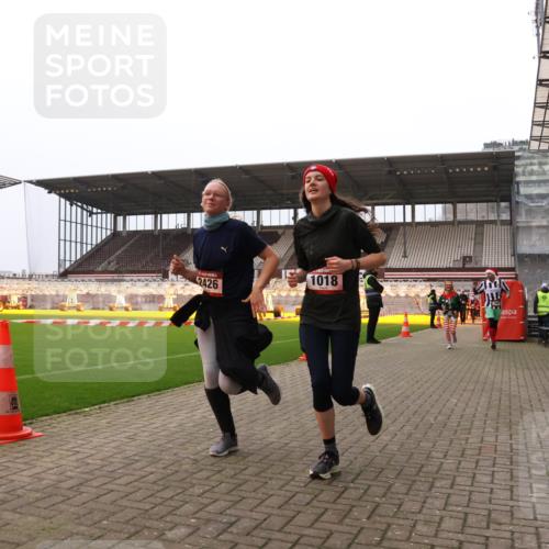 08.12.2024 - St. Pauli X-Mass-Run No. 14 Yannick Fuchs http://msf.ph/oto/7479884 08.12.2024 10:02:53 Ziel 187, 345, 349, 613, 630, 1018, 1219, 1275, 2211, 2426, 2898, 3039, 3104, 3105 meine-sportfotos.de