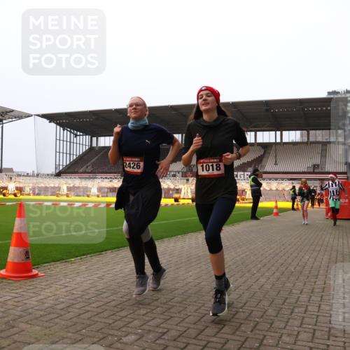 08.12.2024 - St. Pauli X-Mass-Run No. 14 Yannick Fuchs http://msf.ph/oto/7479890 08.12.2024 10:02:54 Ziel 345, 349, 613, 630, 1018, 1219, 1275, 1958, 2211, 2213, 2426, 2898, 3039, 3104, 3105 meine-sportfotos.de