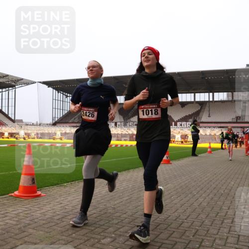 08.12.2024 - St. Pauli X-Mass-Run No. 14 Yannick Fuchs http://msf.ph/oto/7479897 08.12.2024 10:02:54 Ziel 345, 349, 613, 630, 1018, 1219, 1275, 1958, 2211, 2213, 2426, 2898, 3039, 3104, 3105 meine-sportfotos.de