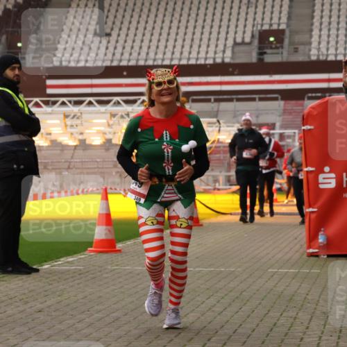 08.12.2024 - St. Pauli X-Mass-Run No. 14 Yannick Fuchs http://msf.ph/oto/7479911 08.12.2024 10:02:55 Ziel 345, 349, 613, 630, 1018, 1219, 1275, 1958, 2213, 2265, 2426, 2898, 3039, 3104, 3105 meine-sportfotos.de