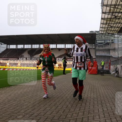 08.12.2024 - St. Pauli X-Mass-Run No. 14 Yannick Fuchs http://msf.ph/oto/7479977 08.12.2024 10:02:58 Ziel 345, 349, 613, 630, 1018, 1219, 1958, 2213, 2265, 2426, 3039, 3104, 3105 meine-sportfotos.de