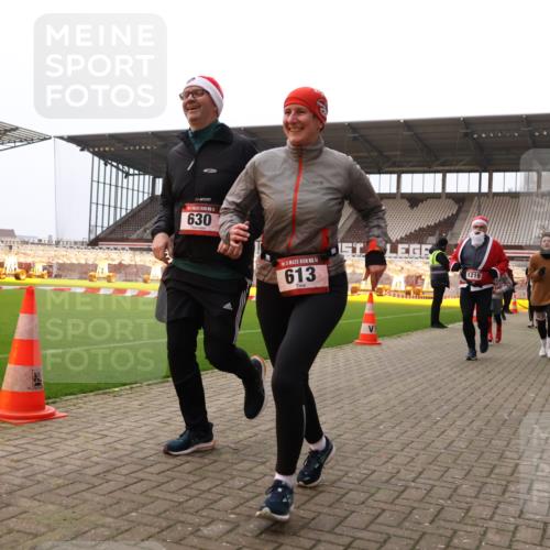 08.12.2024 - St. Pauli X-Mass-Run No. 14 Yannick Fuchs http://msf.ph/oto/7480146 08.12.2024 10:03:06 Ziel 253, 345, 349, 406, 613, 630, 809, 1219, 1385, 1958, 2213, 2265, 3039 meine-sportfotos.de