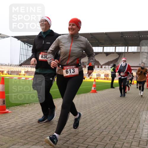 08.12.2024 - St. Pauli X-Mass-Run No. 14 Yannick Fuchs http://msf.ph/oto/7480150 08.12.2024 10:03:06 Ziel 253, 345, 349, 406, 613, 630, 809, 1219, 1385, 1958, 2213, 2265, 3039 meine-sportfotos.de