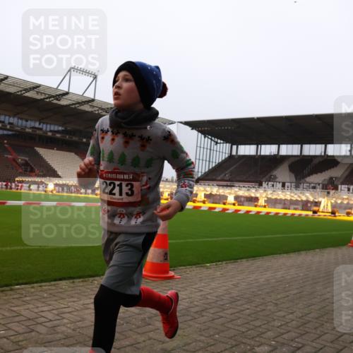 08.12.2024 - St. Pauli X-Mass-Run No. 14 Yannick Fuchs http://msf.ph/oto/7480221 08.12.2024 10:03:10 Ziel 253, 406, 613, 630, 809, 1219, 1385, 1958, 2213, 2265, 3039 meine-sportfotos.de