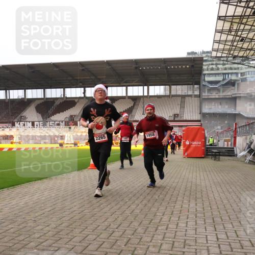 08.12.2024 - St. Pauli X-Mass-Run No. 14 Yannick Fuchs http://msf.ph/oto/7480227 08.12.2024 10:03:11 Ziel 253, 406, 613, 630, 809, 1219, 1385, 1958, 2213, 2265, 3039 meine-sportfotos.de