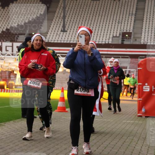 08.12.2024 - St. Pauli X-Mass-Run No. 14 Yannick Fuchs http://msf.ph/oto/7480285 08.12.2024 10:03:15 Ziel 253, 406, 630, 809, 1219, 1385, 1958, 2213, 2265, 2822, 3039 meine-sportfotos.de