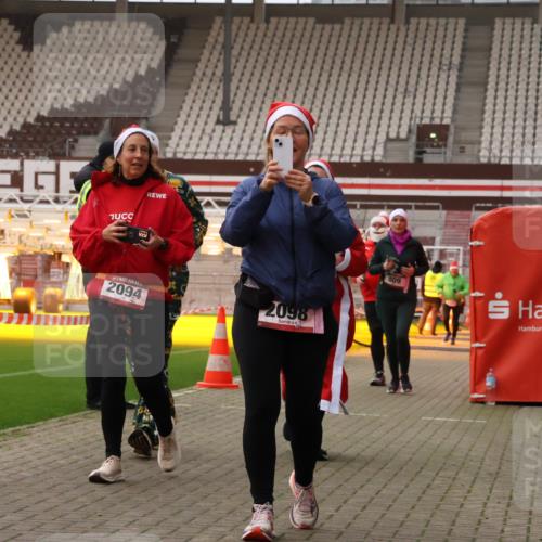 08.12.2024 - St. Pauli X-Mass-Run No. 14 Yannick Fuchs http://msf.ph/oto/7480288 08.12.2024 10:03:15 Ziel 253, 406, 630, 809, 1219, 1385, 1958, 2213, 2265, 2822, 3039 meine-sportfotos.de
