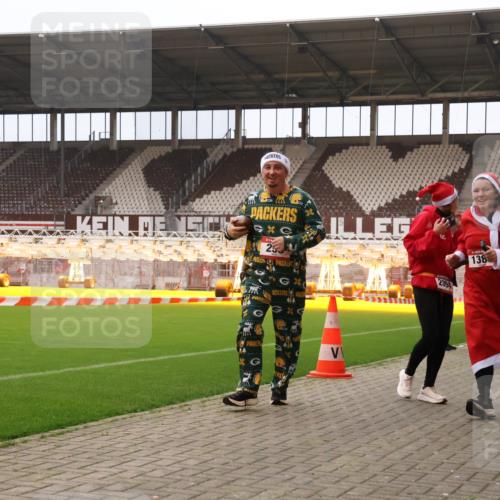 08.12.2024 - St. Pauli X-Mass-Run No. 14 Yannick Fuchs http://msf.ph/oto/7480311 08.12.2024 10:03:17 Ziel 253, 406, 809, 1219, 1385, 1958, 2213, 2265, 2822, 3039 meine-sportfotos.de