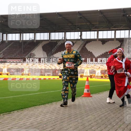 08.12.2024 - St. Pauli X-Mass-Run No. 14 Yannick Fuchs http://msf.ph/oto/7480318 08.12.2024 10:03:17 Ziel 253, 406, 809, 1219, 1385, 1958, 2213, 2265, 2822, 3039 meine-sportfotos.de