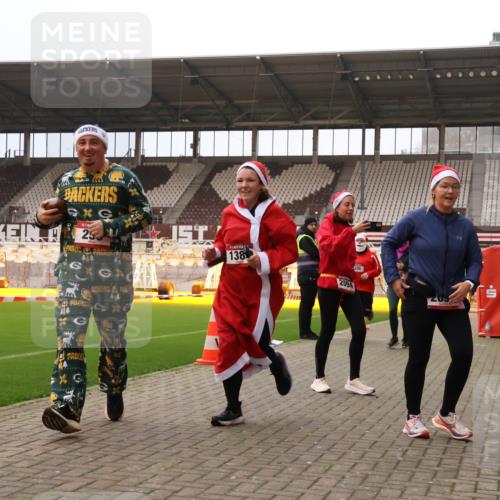 08.12.2024 - St. Pauli X-Mass-Run No. 14 Yannick Fuchs http://msf.ph/oto/7480329 08.12.2024 10:03:17 Ziel 253, 406, 809, 1219, 1385, 1958, 2213, 2265, 2822, 3039 meine-sportfotos.de