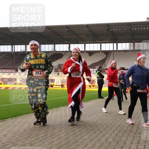 08.12.2024 - St. Pauli X-Mass-Run No. 14 Yannick Fuchs http://msf.ph/oto/7480338 08.12.2024 10:03:18 Ziel 253, 406, 809, 1219, 1385, 1958, 2213, 2265, 2822, 3039 meine-sportfotos.de