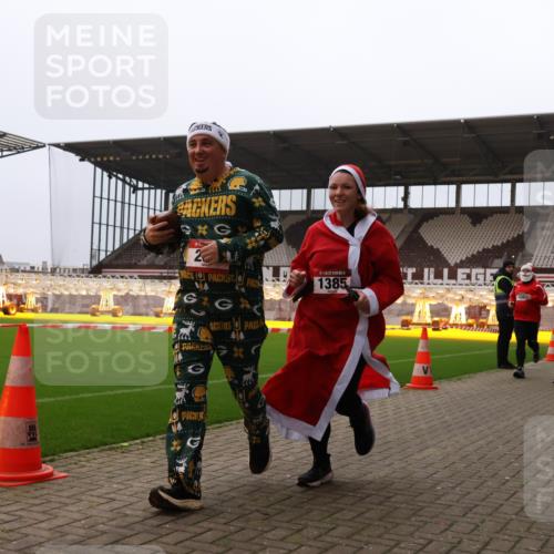 08.12.2024 - St. Pauli X-Mass-Run No. 14 Yannick Fuchs http://msf.ph/oto/7480345 08.12.2024 10:03:18 Ziel 253, 406, 809, 1219, 1385, 1958, 2213, 2265, 2822, 3039 meine-sportfotos.de