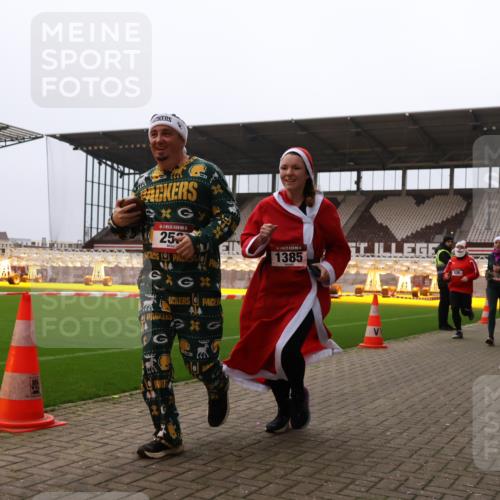 08.12.2024 - St. Pauli X-Mass-Run No. 14 Yannick Fuchs http://msf.ph/oto/7480348 08.12.2024 10:03:18 Ziel 253, 406, 809, 1219, 1385, 1958, 2213, 2265, 2822, 3039 meine-sportfotos.de