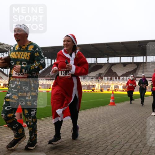 08.12.2024 - St. Pauli X-Mass-Run No. 14 Yannick Fuchs http://msf.ph/oto/7480359 08.12.2024 10:03:19 Ziel 253, 406, 809, 1385, 1958, 2213, 2265, 2822 meine-sportfotos.de