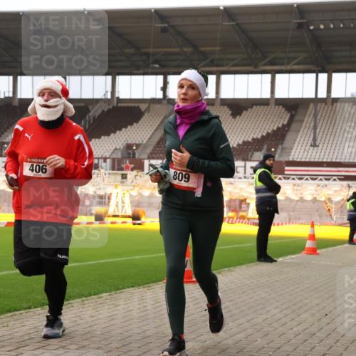 08.12.2024 - St. Pauli X-Mass-Run No. 14 Yannick Fuchs http://msf.ph/oto/7480379 08.12.2024 10:03:21 Ziel 253, 406, 809, 1385, 2822, 3260 meine-sportfotos.de