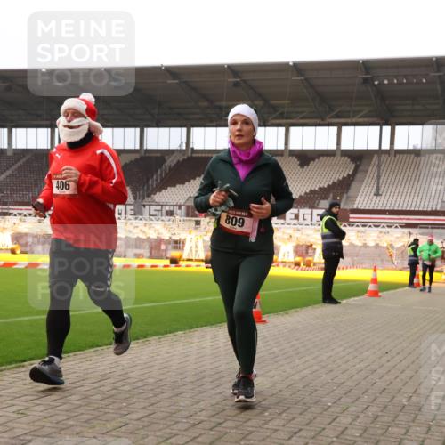 08.12.2024 - St. Pauli X-Mass-Run No. 14 Yannick Fuchs http://msf.ph/oto/7480388 08.12.2024 10:03:21 Ziel 253, 406, 809, 1385, 2822, 3260 meine-sportfotos.de