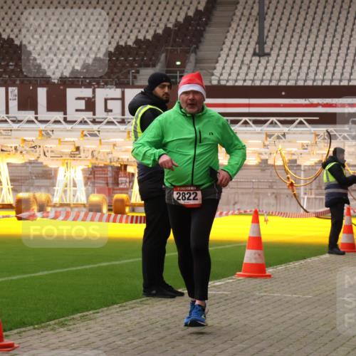 08.12.2024 - St. Pauli X-Mass-Run No. 14 Yannick Fuchs http://msf.ph/oto/7480406 08.12.2024 10:03:25 Ziel 253, 406, 809, 1385, 2822, 3260 meine-sportfotos.de