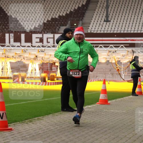 08.12.2024 - St. Pauli X-Mass-Run No. 14 Yannick Fuchs http://msf.ph/oto/7480410 08.12.2024 10:03:25 Ziel 253, 406, 809, 1385, 2822, 3260 meine-sportfotos.de