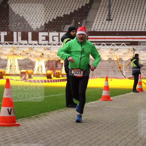 08.12.2024 - St. Pauli X-Mass-Run No. 14 Yannick Fuchs http://msf.ph/oto/7480413 08.12.2024 10:03:25 Ziel 253, 406, 809, 1385, 2822, 3260 meine-sportfotos.de