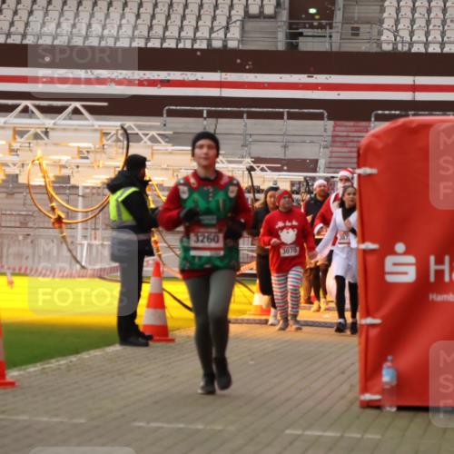 08.12.2024 - St. Pauli X-Mass-Run No. 14 Yannick Fuchs http://msf.ph/oto/7480444 08.12.2024 10:03:30 Ziel 406, 809, 1912, 1949, 2093, 2098, 2822, 3070, 3072, 3260 meine-sportfotos.de