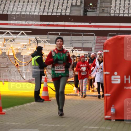 08.12.2024 - St. Pauli X-Mass-Run No. 14 Yannick Fuchs http://msf.ph/oto/7480448 08.12.2024 10:03:30 Ziel 406, 809, 1912, 1949, 2093, 2098, 2822, 3070, 3072, 3260 meine-sportfotos.de