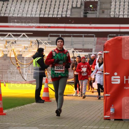 08.12.2024 - St. Pauli X-Mass-Run No. 14 Yannick Fuchs http://msf.ph/oto/7480450 08.12.2024 10:03:30 Ziel 406, 809, 1912, 1949, 2093, 2098, 2822, 3070, 3072, 3260 meine-sportfotos.de