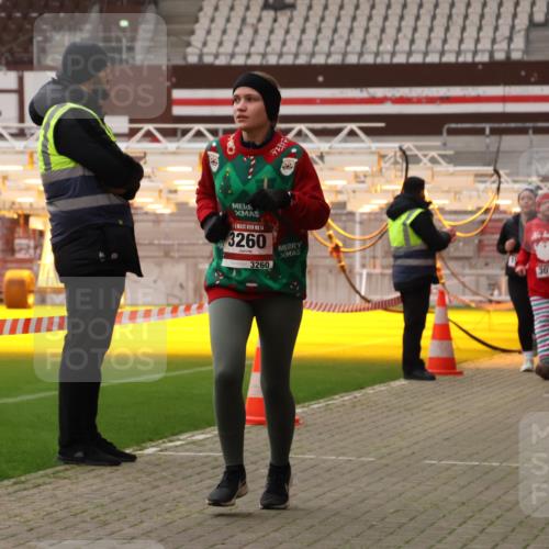 08.12.2024 - St. Pauli X-Mass-Run No. 14 Yannick Fuchs http://msf.ph/oto/7480459 08.12.2024 10:03:33 Ziel 1912, 1949, 2093, 2094, 2098, 2663, 2822, 2848, 3062, 3063, 3070, 3072, 3260 meine-sportfotos.de