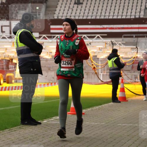 08.12.2024 - St. Pauli X-Mass-Run No. 14 Yannick Fuchs http://msf.ph/oto/7480462 08.12.2024 10:03:33 Ziel 1912, 1949, 2093, 2094, 2098, 2663, 2822, 2848, 3062, 3063, 3070, 3072, 3260 meine-sportfotos.de