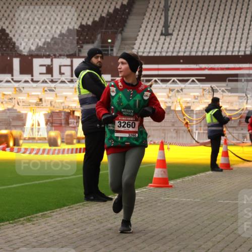 08.12.2024 - St. Pauli X-Mass-Run No. 14 Yannick Fuchs http://msf.ph/oto/7480469 08.12.2024 10:03:33 Ziel 1912, 1949, 2093, 2094, 2098, 2663, 2822, 2848, 3062, 3063, 3070, 3072, 3260 meine-sportfotos.de