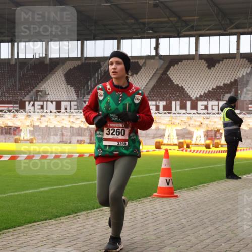 08.12.2024 - St. Pauli X-Mass-Run No. 14 Yannick Fuchs http://msf.ph/oto/7480490 08.12.2024 10:03:35 Ziel 330, 1912, 1949, 2093, 2094, 2098, 2663, 2759, 2822, 2848, 3062, 3063, 3070, 3072, 3260 meine-sportfotos.de