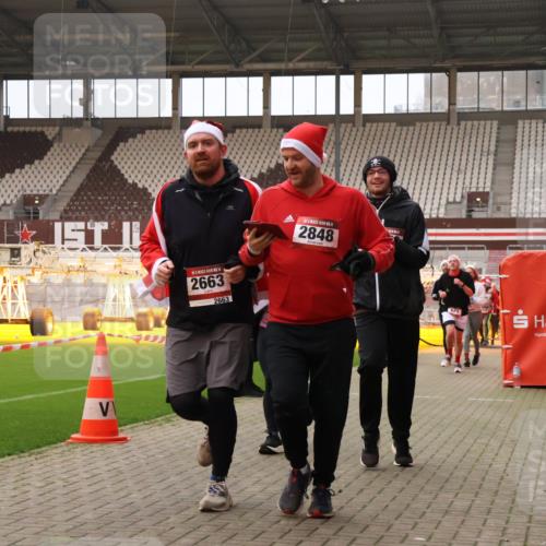 08.12.2024 - St. Pauli X-Mass-Run No. 14 Yannick Fuchs http://msf.ph/oto/7480580 08.12.2024 10:03:46 Ziel 330, 624, 1678, 1912, 1949, 2093, 2094, 2098, 2663, 2759, 2848, 2955, 3062, 3063, 3070, 3072, 3082, 3169, 3179, 3180 meine-sportfotos.de