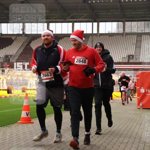 08.12.2024 - St. Pauli X-Mass-Run No. 14 Yannick Fuchs http://msf.ph/oto/7480586 08.12.2024 10:03:46 Ziel 330, 624, 1678, 1912, 1949, 2093, 2094, 2098, 2663, 2759, 2848, 2955, 3062, 3063, 3070, 3072, 3082, 3169, 3179, 3180 meine-sportfotos.de