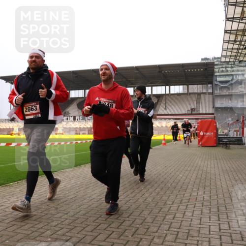 08.12.2024 - St. Pauli X-Mass-Run No. 14 Yannick Fuchs http://msf.ph/oto/7480614 08.12.2024 10:03:48 Ziel 330, 624, 1678, 1912, 1949, 2093, 2094, 2098, 2219, 2663, 2759, 2848, 2948, 2955, 3062, 3063, 3070, 3072, 3082, 3169, 3179, 3180 meine-sportfotos.de