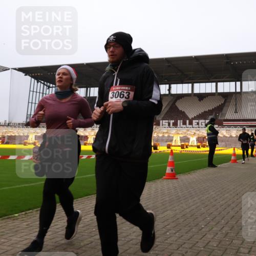 08.12.2024 - St. Pauli X-Mass-Run No. 14 Yannick Fuchs http://msf.ph/oto/7480642 08.12.2024 10:03:49 Ziel 330, 624, 1678, 1912, 1949, 2093, 2094, 2098, 2219, 2663, 2759, 2848, 2948, 2955, 3062, 3063, 3070, 3072, 3082, 3169, 3179, 3180 meine-sportfotos.de