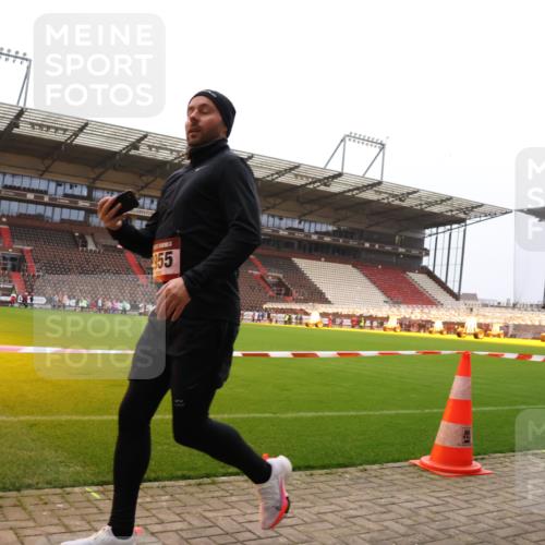 08.12.2024 - St. Pauli X-Mass-Run No. 14 Yannick Fuchs http://msf.ph/oto/7480718 08.12.2024 10:03:56 Ziel 330, 624, 815, 1565, 1678, 1788, 1870, 2094, 2219, 2663, 2759, 2819, 2848, 2933, 2948, 2955, 3062, 3063, 3071, 3082, 3169, 3179, 3180 meine-sportfotos.de