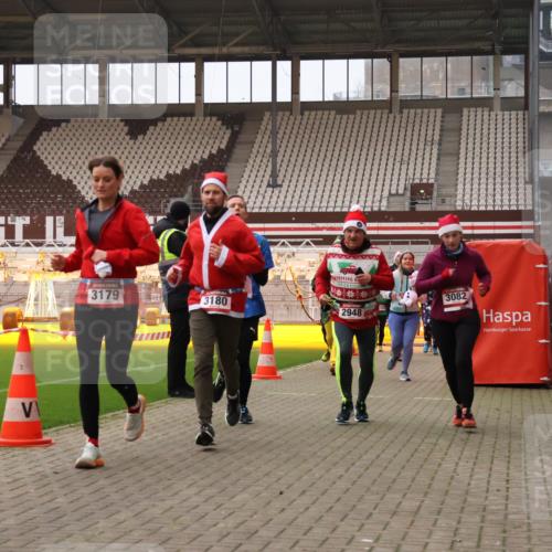 08.12.2024 - St. Pauli X-Mass-Run No. 14 Yannick Fuchs http://msf.ph/oto/7480729 08.12.2024 10:03:57 Ziel 330, 624, 815, 1565, 1678, 1788, 1870, 2094, 2219, 2663, 2759, 2819, 2848, 2933, 2948, 2955, 3062, 3063, 3071, 3082, 3169, 3179, 3180 meine-sportfotos.de