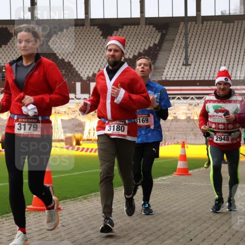08.12.2024 - St. Pauli X-Mass-Run No. 14 Yannick Fuchs http://msf.ph/oto/7480734 08.12.2024 10:03:57 Ziel 330, 624, 815, 1565, 1678, 1788, 1870, 2094, 2219, 2663, 2759, 2819, 2848, 2933, 2948, 2955, 3062, 3063, 3071, 3082, 3169, 3179, 3180 meine-sportfotos.de
