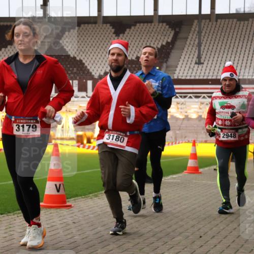 08.12.2024 - St. Pauli X-Mass-Run No. 14 Yannick Fuchs http://msf.ph/oto/7480740 08.12.2024 10:03:58 Ziel 330, 624, 815, 1565, 1678, 1788, 1870, 2094, 2219, 2759, 2819, 2848, 2933, 2948, 2955, 3062, 3063, 3071, 3082, 3169, 3179, 3180 meine-sportfotos.de