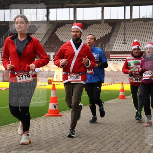 08.12.2024 - St. Pauli X-Mass-Run No. 14 Yannick Fuchs http://msf.ph/oto/7480743 08.12.2024 10:03:58 Ziel 330, 624, 815, 1565, 1678, 1788, 1870, 2094, 2219, 2759, 2819, 2848, 2933, 2948, 2955, 3062, 3063, 3071, 3082, 3169, 3179, 3180 meine-sportfotos.de