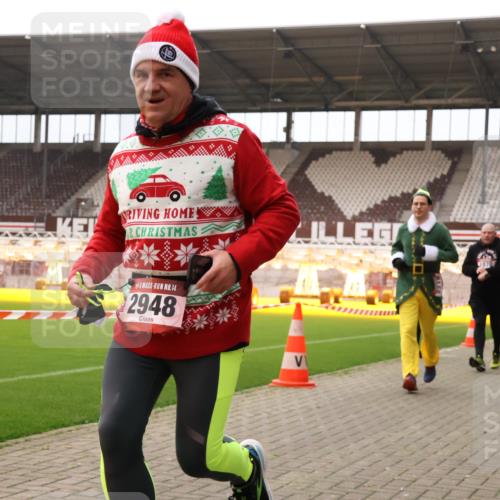 08.12.2024 - St. Pauli X-Mass-Run No. 14 Yannick Fuchs http://msf.ph/oto/7480792 08.12.2024 10:04:01 Ziel 624, 815, 1565, 1678, 1788, 1870, 2219, 2819, 2933, 2948, 2955, 3071, 3082, 3169, 3179, 3180 meine-sportfotos.de